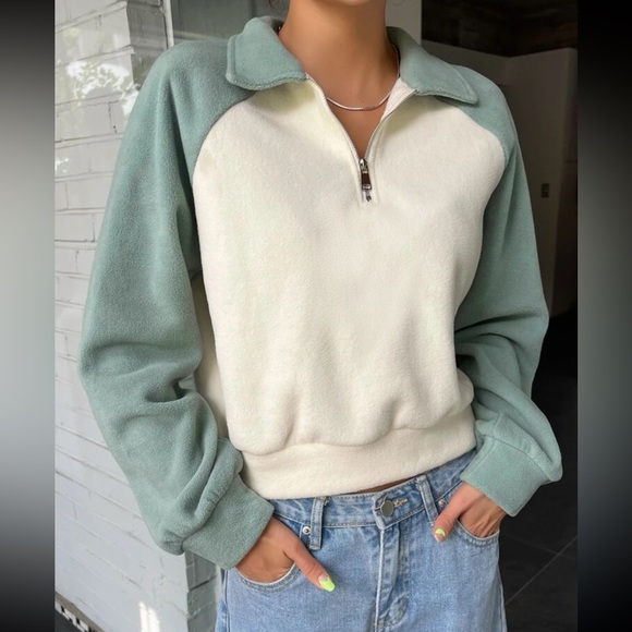 ❣️3/$30 SHEIN Two Tone Half Zip Fleece Pullover - Picture 1 of 6